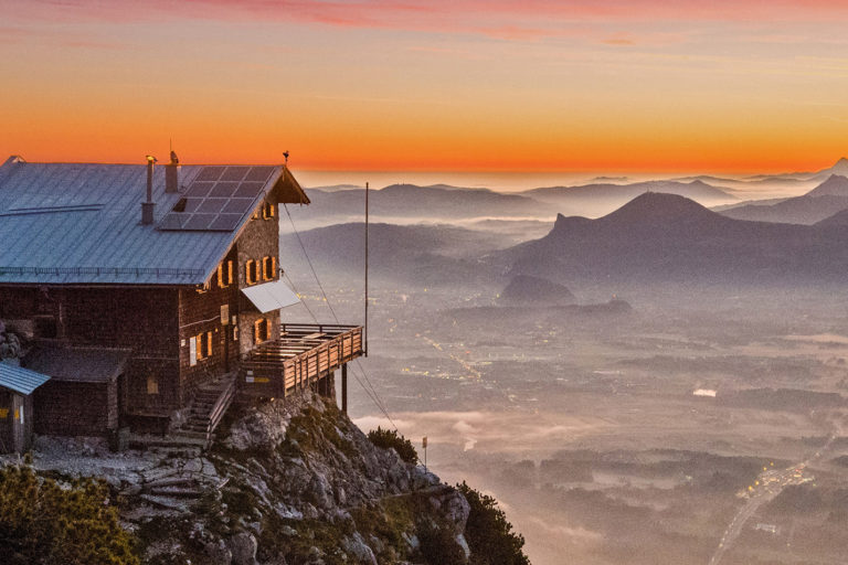 Reichenhaller Haus auf dem Hochstaufen eine der schönsten Hütten Bayerns